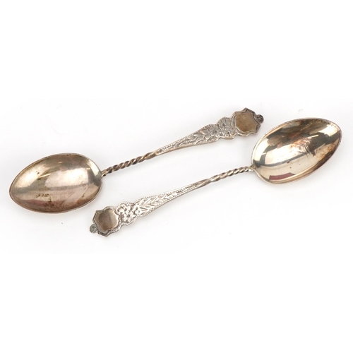 2783 - Edwardian cased set of silver teaspoons with shield shaped engraved terminals, Birmingham 1905, 10.5... 