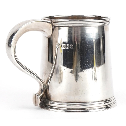 2668 - Edward Barnard & Sons Ltd, Elizabeth II silver tankard, London 1950, 8.5cm high, 198.5g