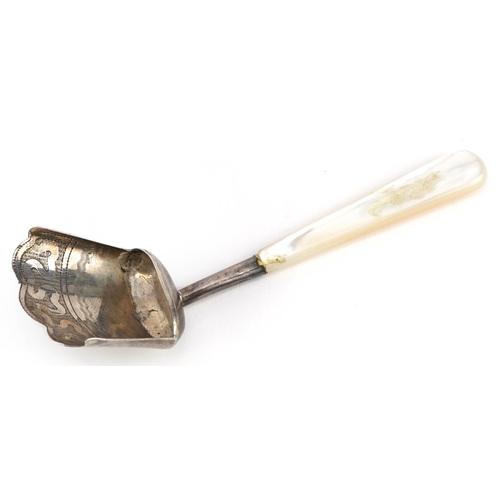 2699 - George III silver tea caddy spoon with mother of pearl handle, indistinct maker's mark, Birmingham 1... 