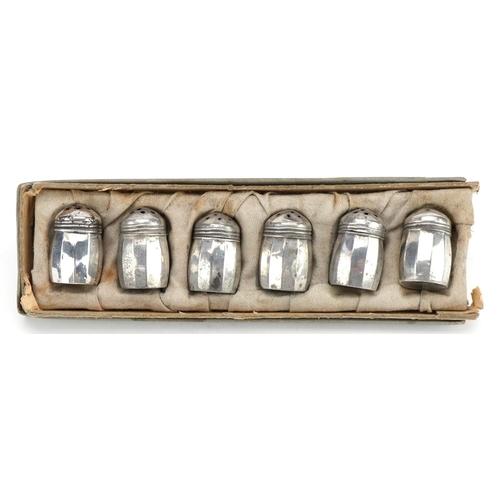 2728 - Set of six sterling silver pepperettes by S. C. S. Co, housed in a case, each 3.4cm high, 16.7g