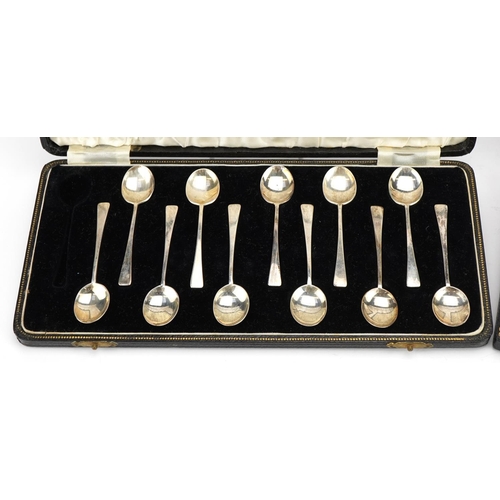 2766 - William Suckling Ltd, set of six Elizabeth II silver teaspoons with coffee bean terminals and a case... 