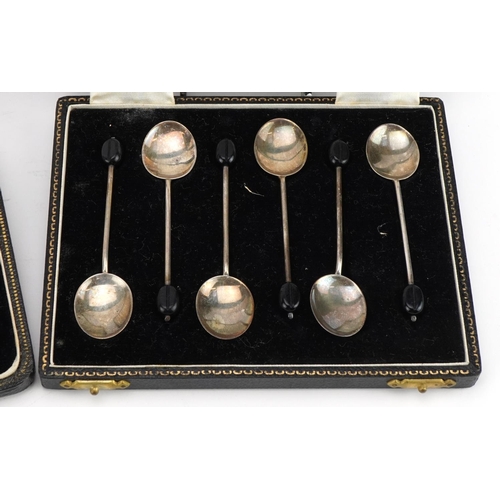 2766 - William Suckling Ltd, set of six Elizabeth II silver teaspoons with coffee bean terminals and a case... 