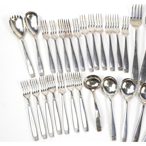 1180 - Suite of Elkington & Co silver plated cutlery including salad servers, the largest each 28cm in leng... 