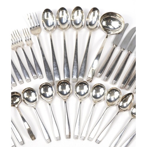 1180 - Suite of Elkington & Co silver plated cutlery including salad servers, the largest each 28cm in leng... 