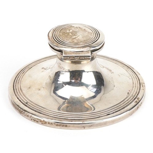 2667 - George V silver capstan inkwell with glass liner, indistinct maker's mark, Birmingham 1922, 10cm in ... 