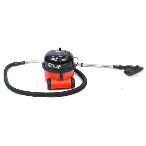 1014A - Henry vacuum cleaner