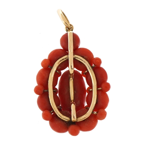 2073 - Unmarked gold coral cluster pendant, 4.1cm high, 5.9g