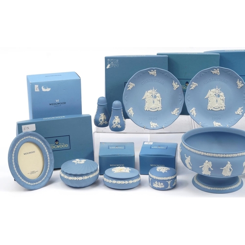 1186 - Wedgwood blue and white Jasperware, some with boxes, including mantle clock, pedestal fruit bowl, sa... 