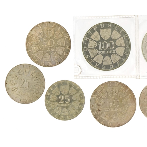 2467 - Austrian silver schillings comprising one hundred shilling, fifty schilling and twenty five schillin... 