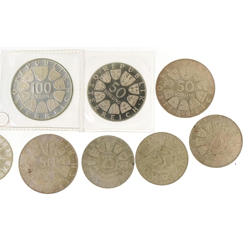 2467 - Austrian silver schillings comprising one hundred shilling, fifty schilling and twenty five schillin... 