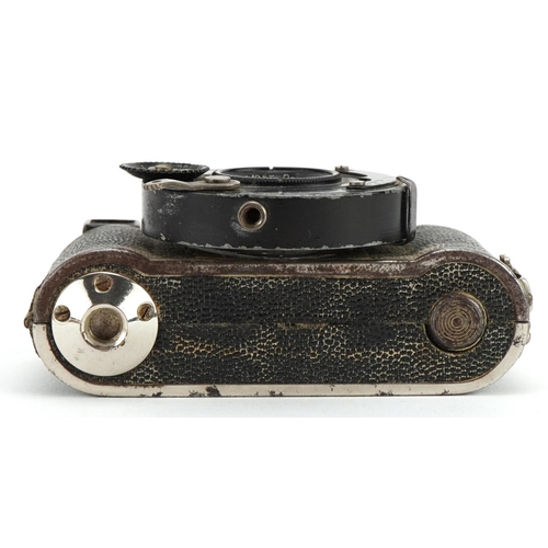 1573 - Early 20th century German Mini Fex miniature camera, 8cm wide