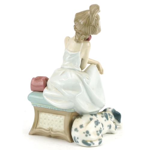 1197 - Lladro porcelain figurine Chit Chat, 5466, 19cm high