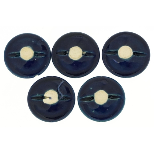 86 - Five Japanese Satsuma pottery buttons hand painted with Geishas, each 2.2cm in diameter