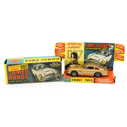 2015 - Vintage Corgi Toys diecast James Bond 007 Aston Martin DB5 261 with two figures, special instruction... 