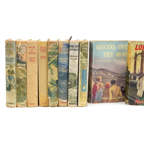 2277 - Ten Malcolm Saville hardback books including Wings over Witchend, The Secret of Grey Walls and Lone ... 