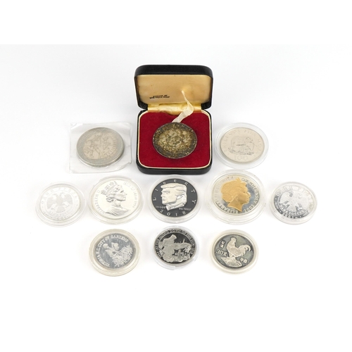 2465 - Various coinage, some silver, including 1966 Yemen Royalist crown, Isle of Man D Day crown and Baili... 