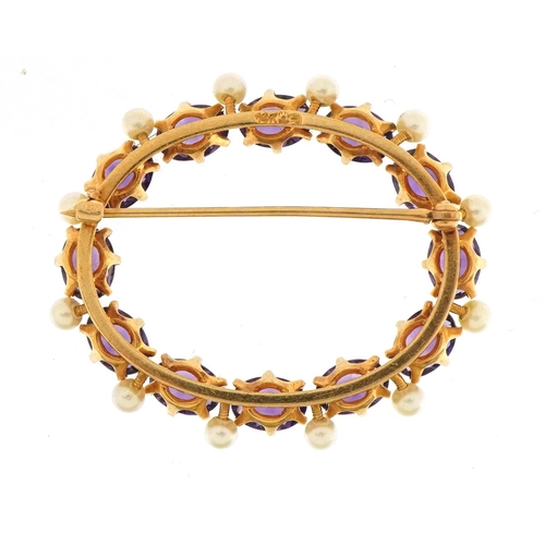 3059 - 14k gold amethyst and seed pearl oval brooch, 4.0cm wide, 8.1g