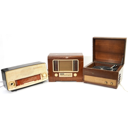 1346 - Two vintage radios and a gramophone comprising Fidelity by Pye, Murphy 674 and GEC 1119