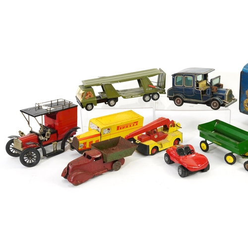 1626 - Vintage tinplate vehicles including Tri-ang, Regal Circus truck, Eli Pirelli truck and Tonka