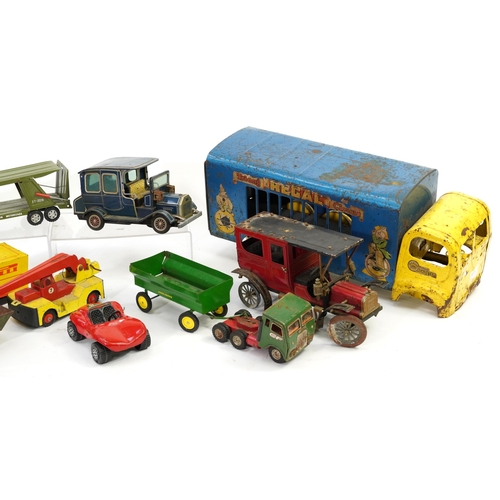 1626 - Vintage tinplate vehicles including Tri-ang, Regal Circus truck, Eli Pirelli truck and Tonka