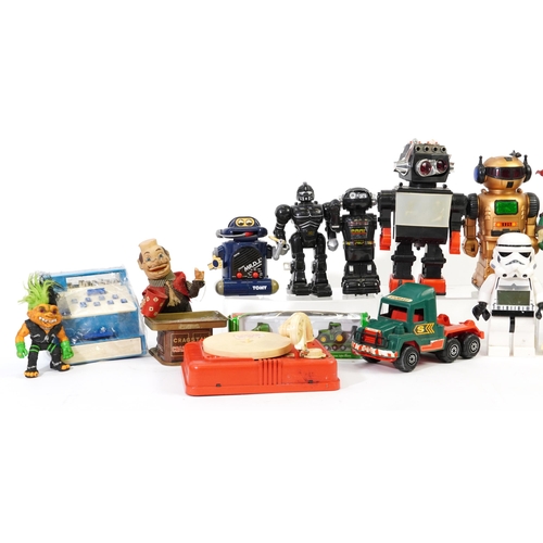 1624 - Vintage and later toys including robots, child's cash till, Siku diecast John Deere transporter and ... 