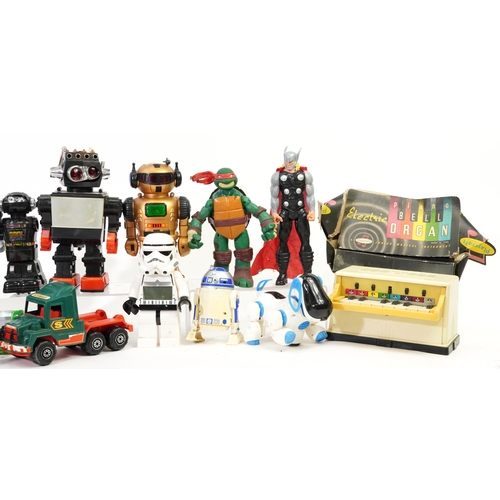 1624 - Vintage and later toys including robots, child's cash till, Siku diecast John Deere transporter and ... 