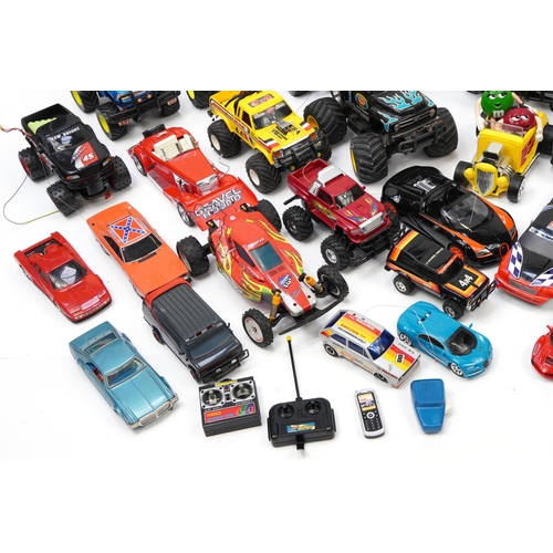 1691 - Large collection of vintage and later model remote control vehicles