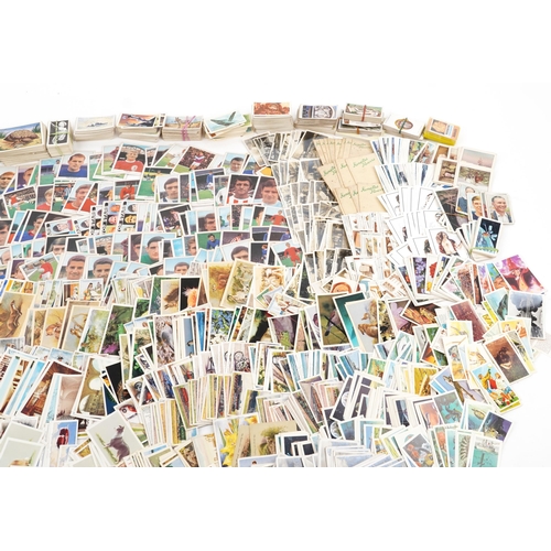 762 - Large collection of cigarette cards