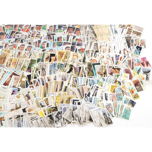 762 - Large collection of cigarette cards