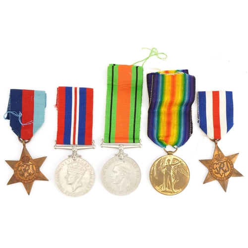 833 - British military World War I and World War II medals including World War I Victory medal awarded to ... 