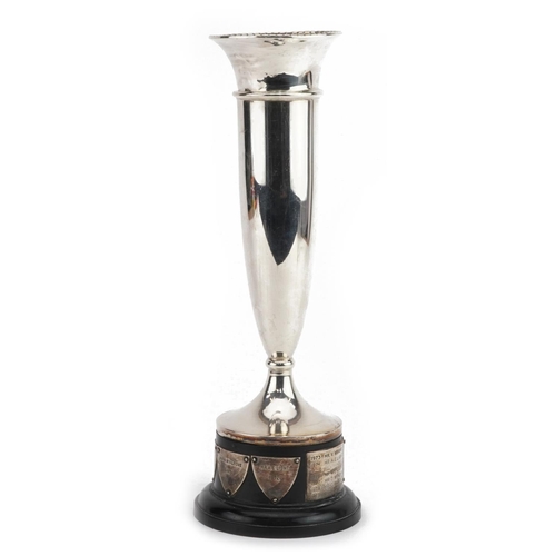 371 - Elkington & Co, horticultural interest silver trophy, engraved Butler Sweet Pea Trophy raised on a p... 