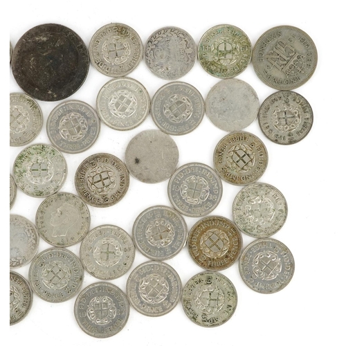 673 - Collection of Victorian and later thrupenny bits, 71g