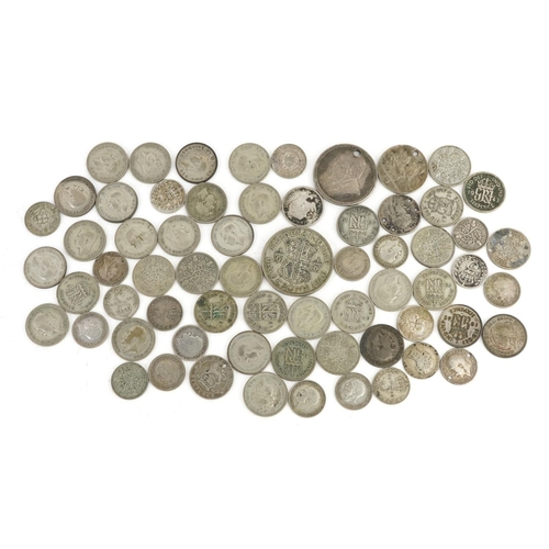 676 - Victorian and later British coinage including half crown and sixpences, 165g