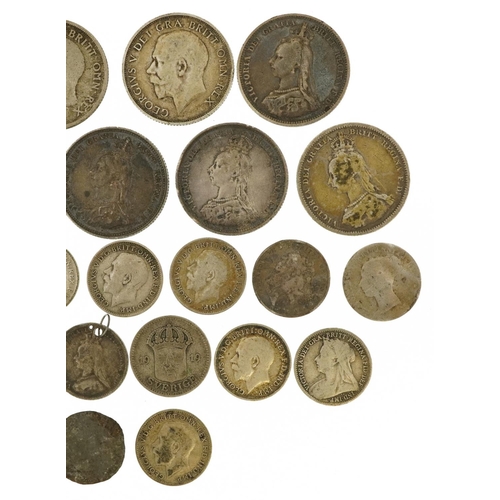 679 - Victorian and later coinage including shillings and thrupenny bits, 74g