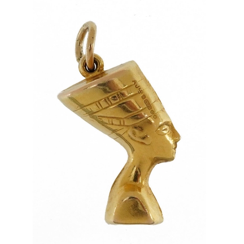 9ct gold Nefertiti bust charm, 2.0cm high, 1.6g