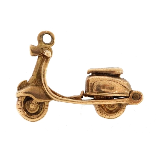 2230 - 9ct gold opening Vespa scooter charm, 2.1cm wide, 2.6g