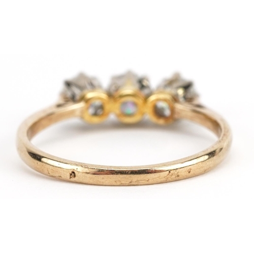 2158 - 9ct gold clear stone ring, the largest clear stone approximately 4.8mm in diameter, size P, 2.6g