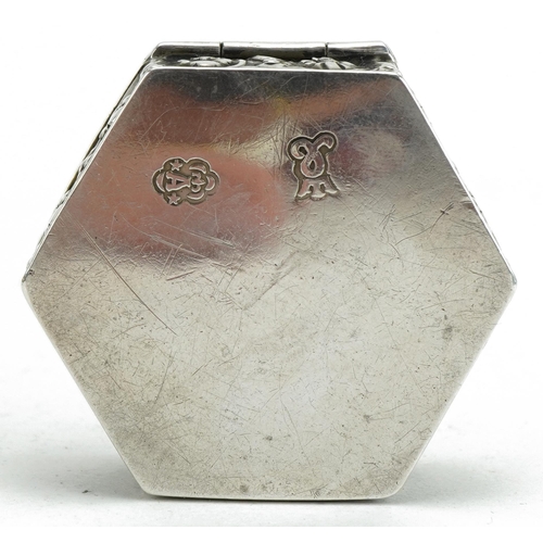 422 - German hexagonal silver and abalone patch box with hinged lid, 4.5cm wide, 35.0g