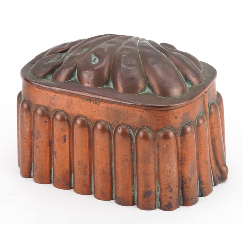 185 - Victorian copper shell jelly mould impressed R & W 90, 16cm wide