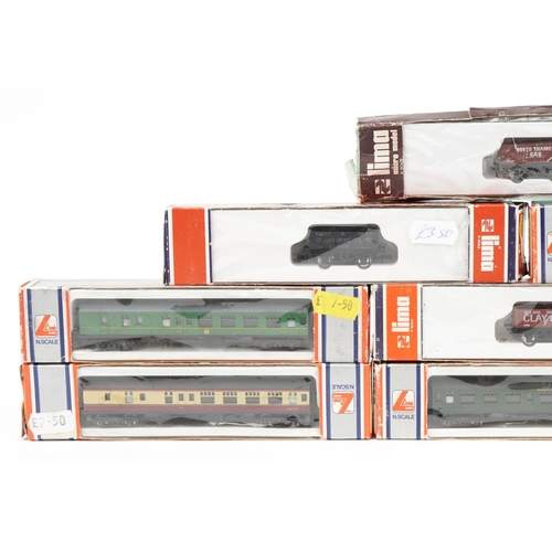 1541 - Nine Lima N gauge model railway coaches and wagons with cases including numbers 320358, 320352, 3203... 