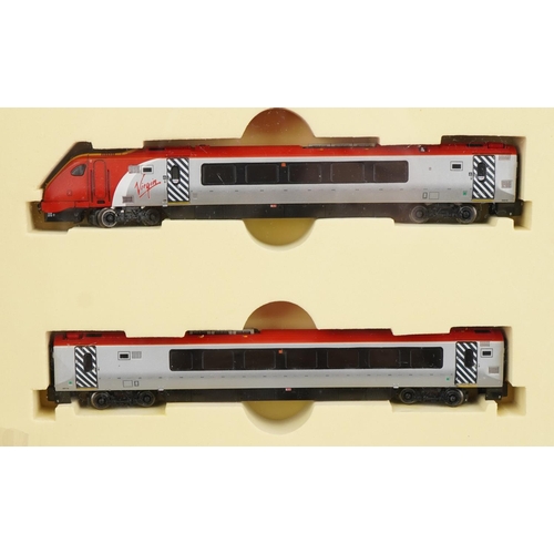 1543 - Dapol N gauge model railway Class 220 Virgin Voyager four car set with box number ND063G