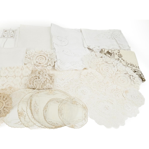 1508 - Large collection of crochet, linen and muslin including tablecloths and coasters