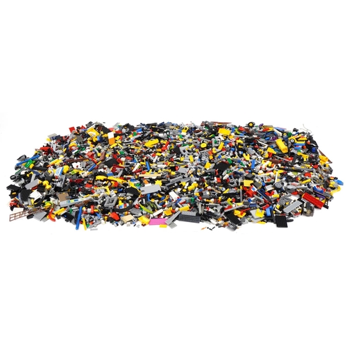 1585 - Large collection of vintage and later Lego, total weight approximately 6.5kg