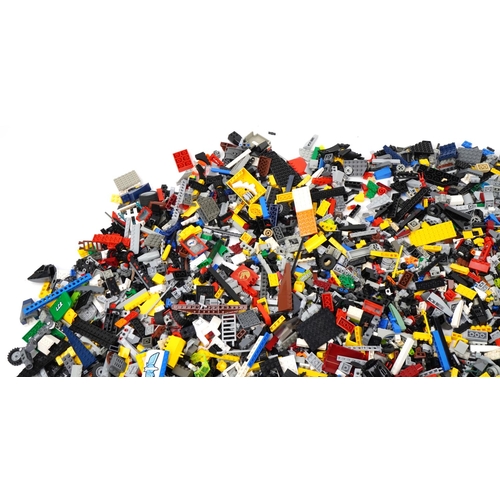 1585 - Large collection of vintage and later Lego, total weight approximately 6.5kg