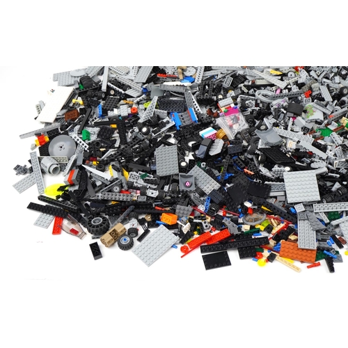 1586 - Large collection of vintage and later Lego and Lego Technics, total weight approximately 7.0kg