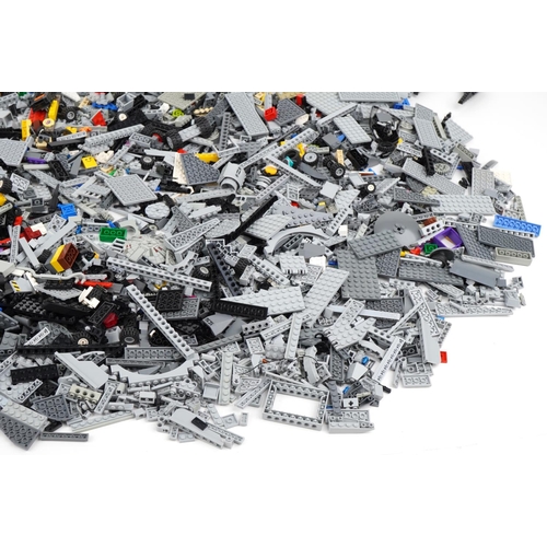 1586 - Large collection of vintage and later Lego and Lego Technics, total weight approximately 7.0kg