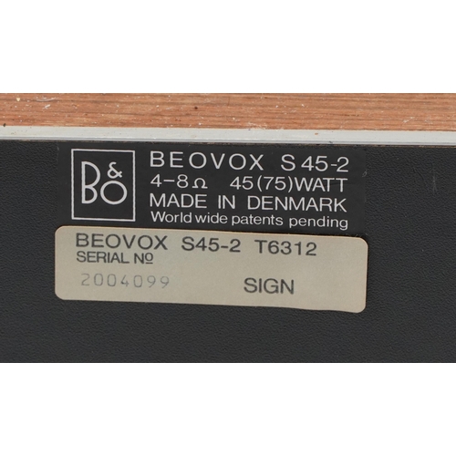 1509 - Pair of Bang & Olufsen Beovox S45 speakers with stands, each 69.5cm high