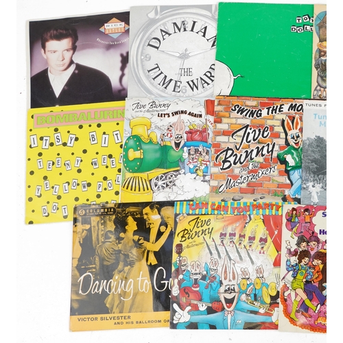 1525 - 45rpm records including Rick Astley, Victor Silvester, Jive Bunny and The Master Mixers & Sandy