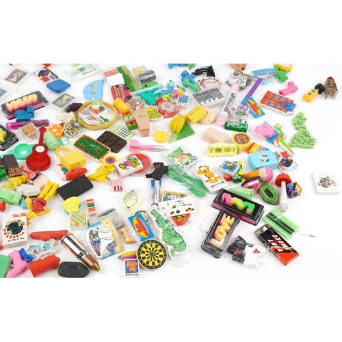 1390 - Large collection of vintage and later rubber erasers