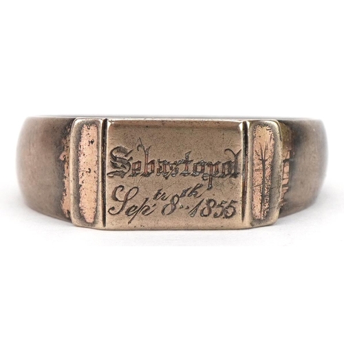 1730 - Military interest white and yellow metal trench art ring relating to The Siege of Sebastopol, engrav... 